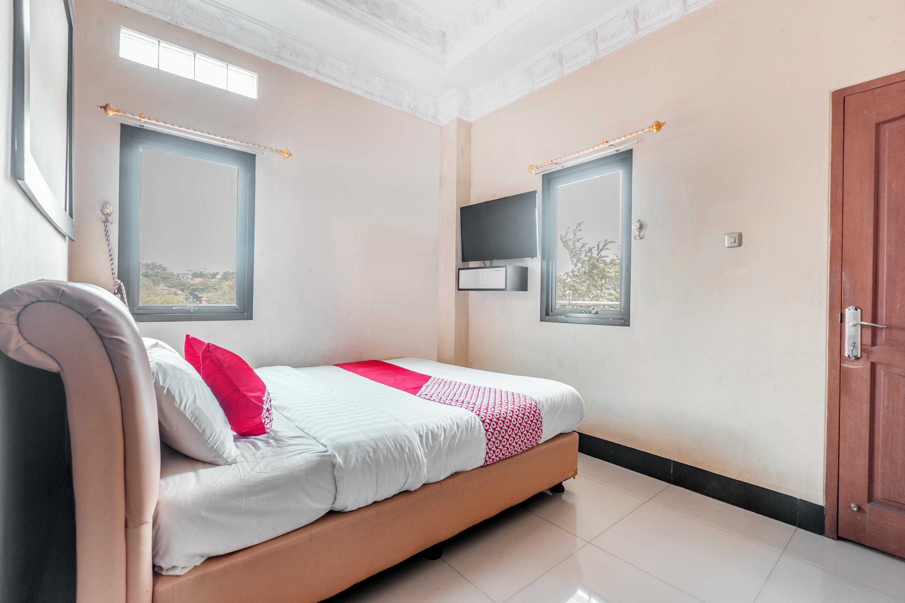 Super Oyo 1640 Fallinda Hotel Богор Экстерьер фото
