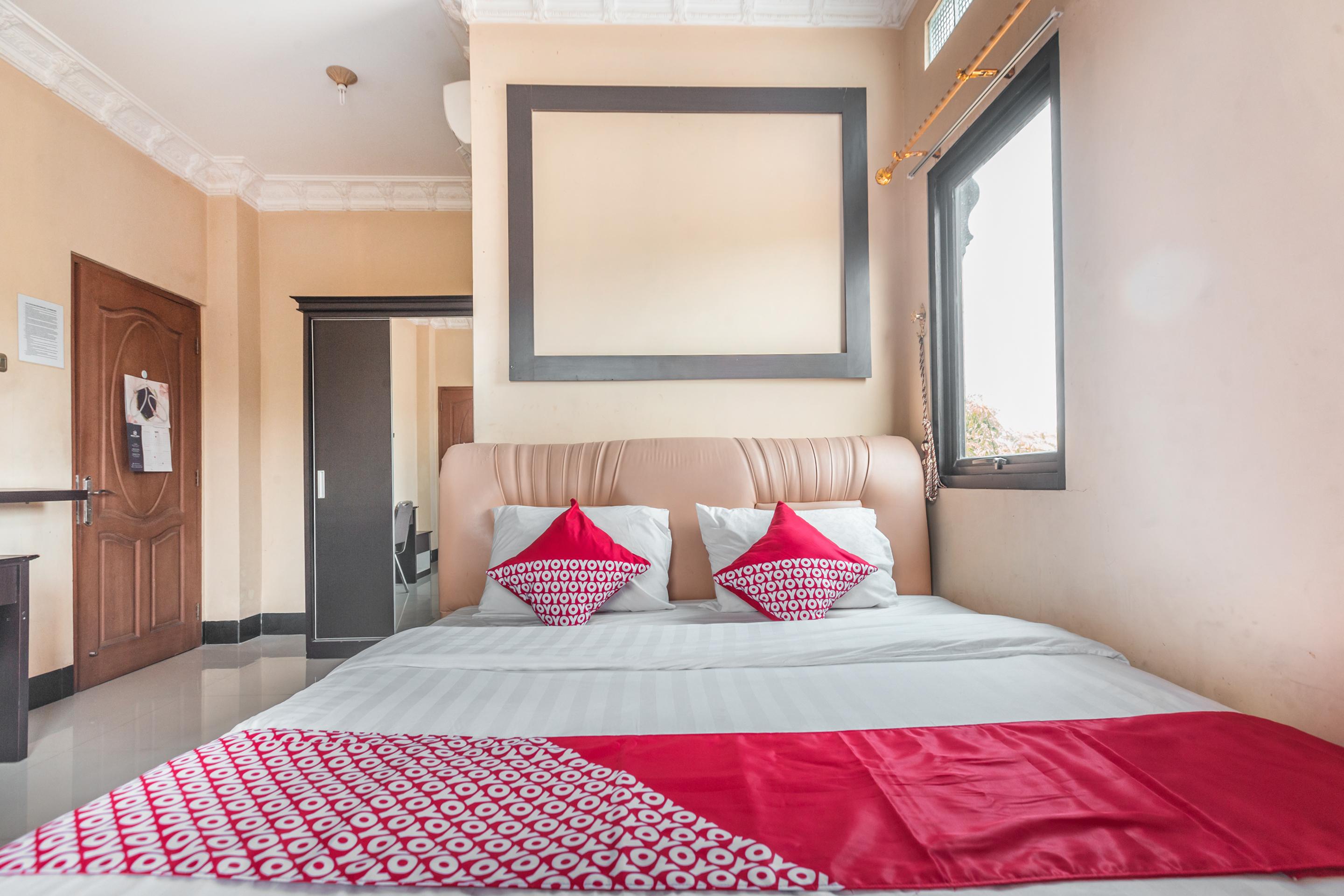Super Oyo 1640 Fallinda Hotel Богор Экстерьер фото