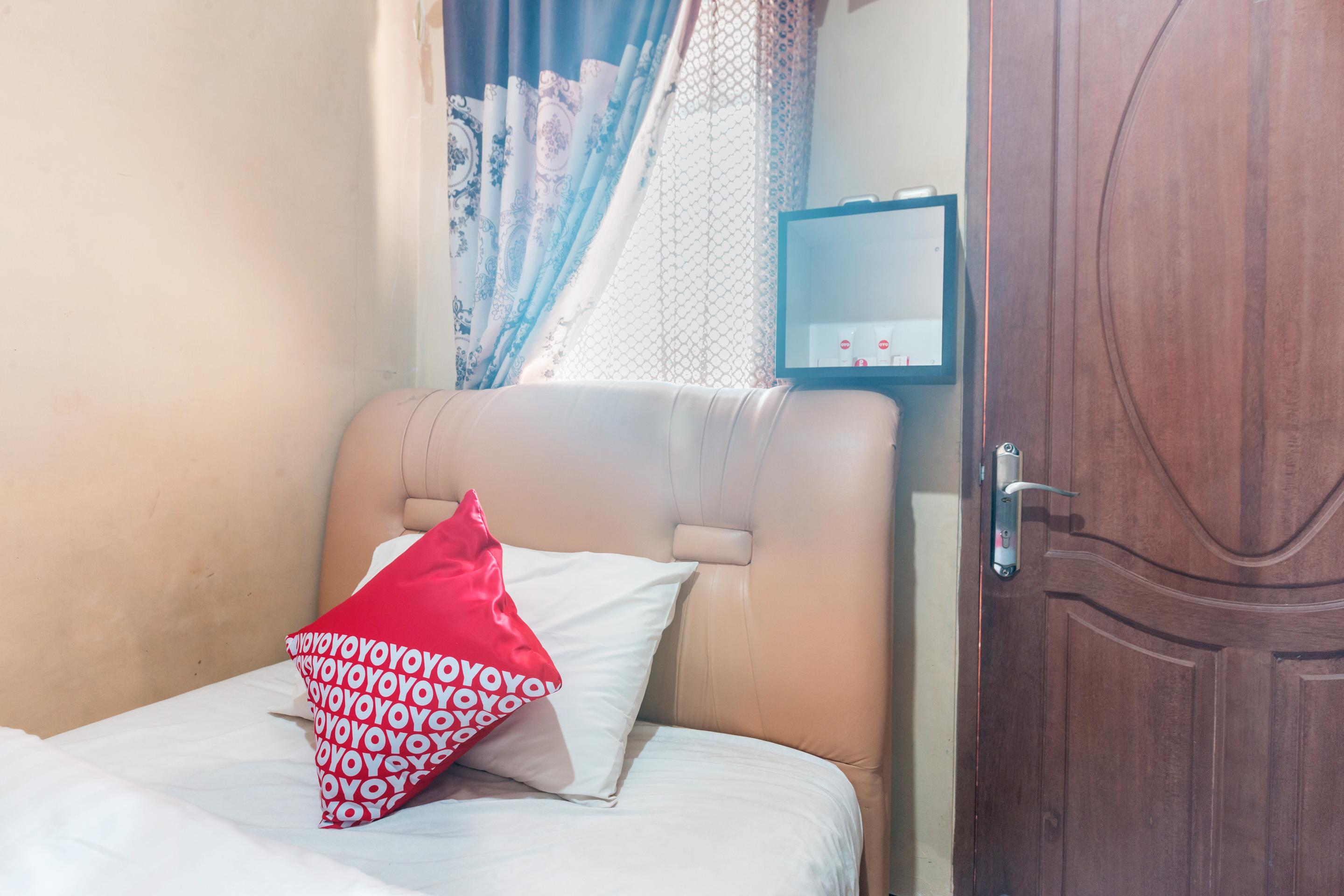 Super Oyo 1640 Fallinda Hotel Богор Экстерьер фото