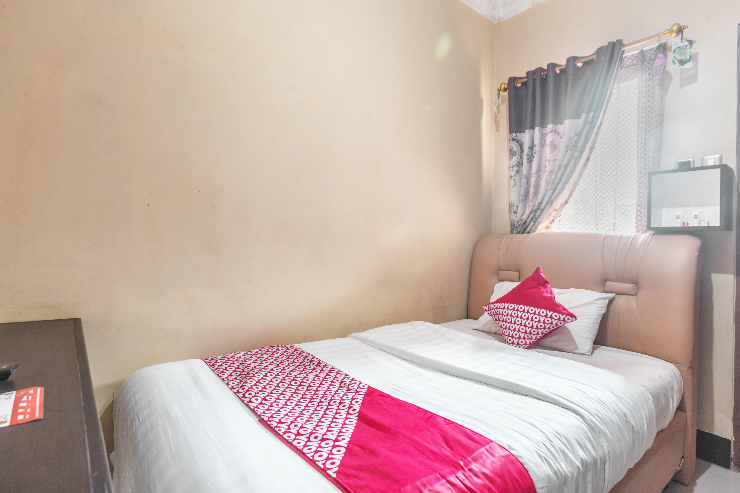 Super Oyo 1640 Fallinda Hotel Богор Экстерьер фото