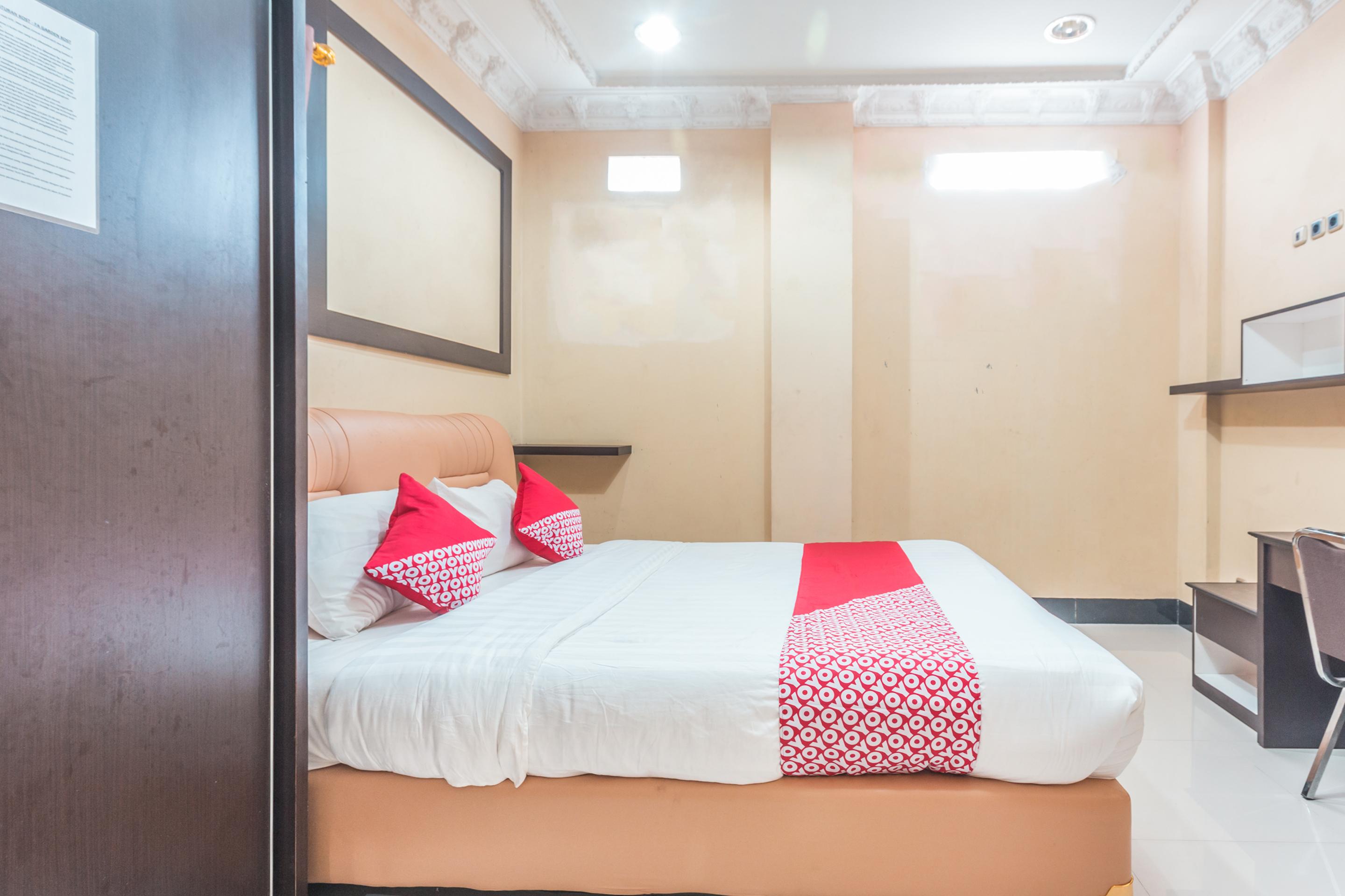 Super Oyo 1640 Fallinda Hotel Богор Экстерьер фото