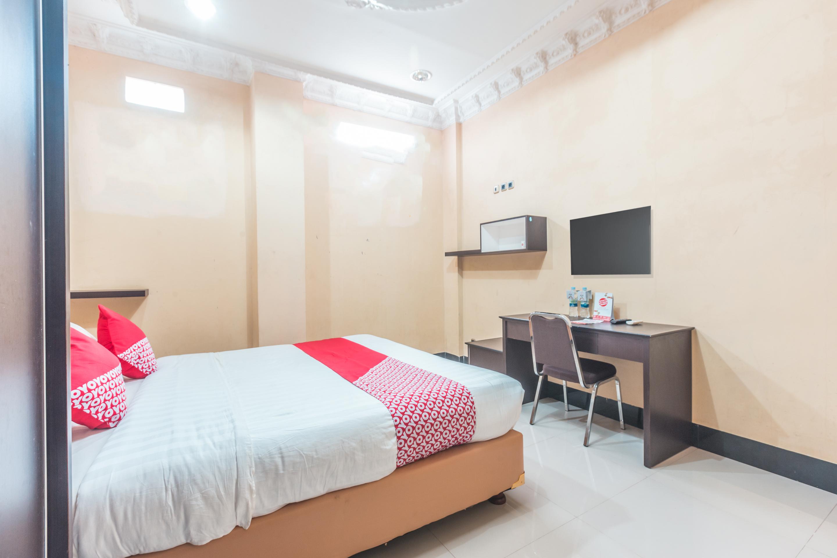 Super Oyo 1640 Fallinda Hotel Богор Экстерьер фото