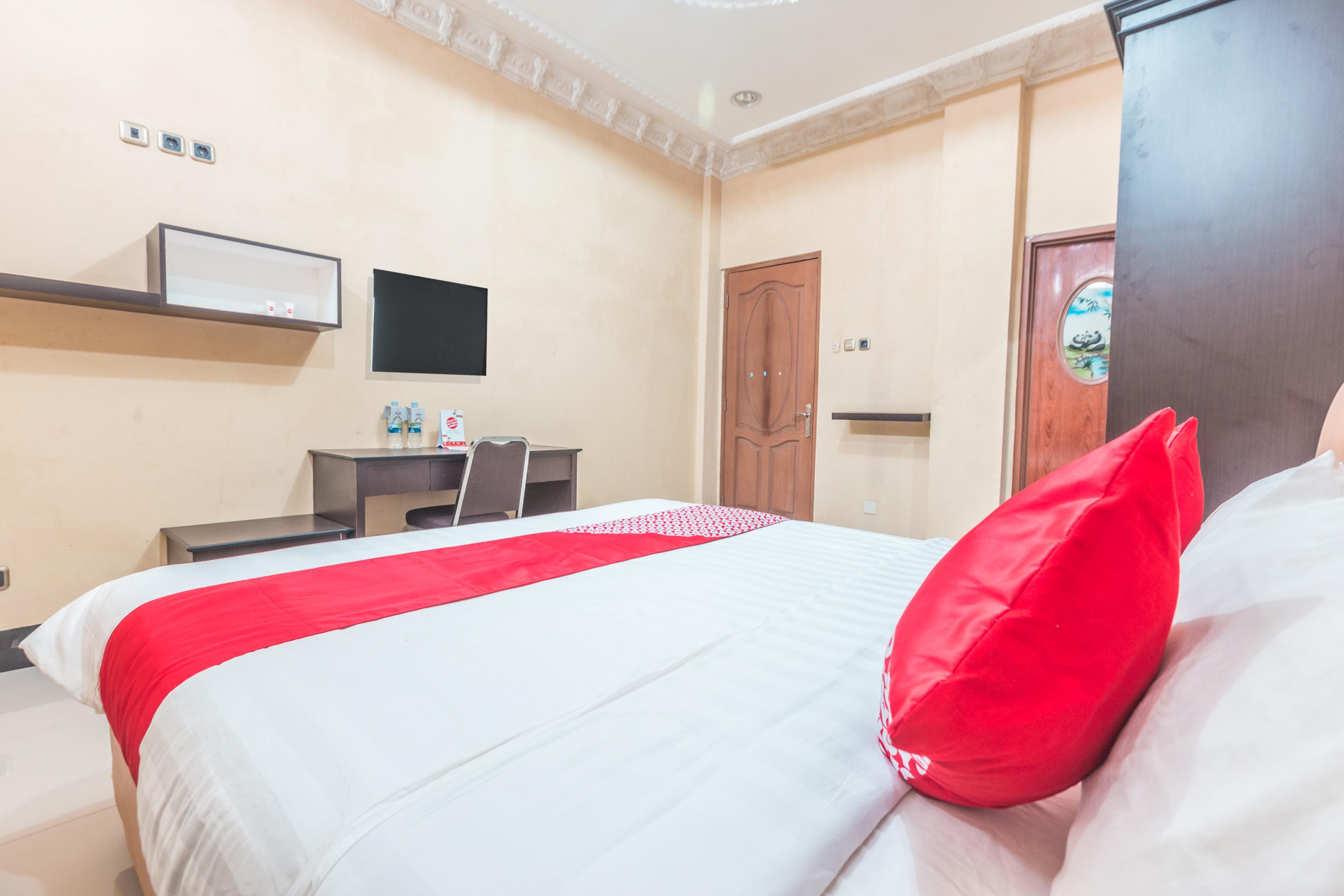 Super Oyo 1640 Fallinda Hotel Богор Экстерьер фото
