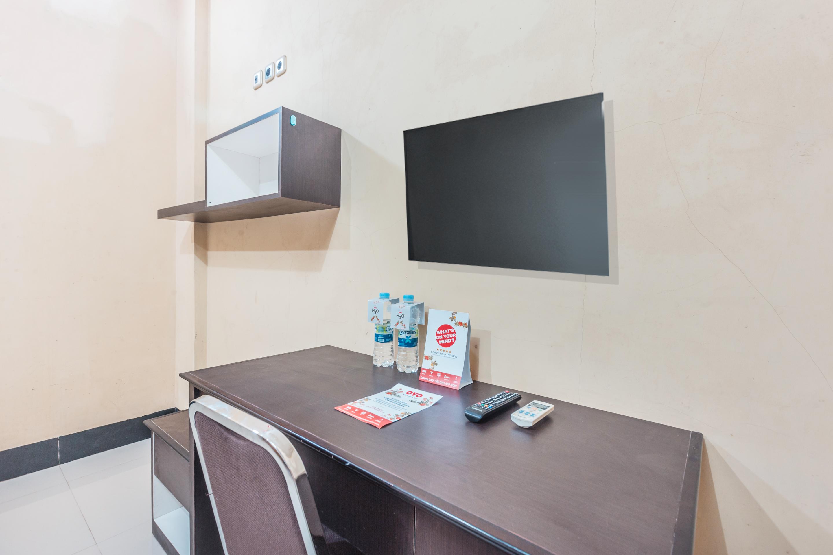 Super Oyo 1640 Fallinda Hotel Богор Экстерьер фото