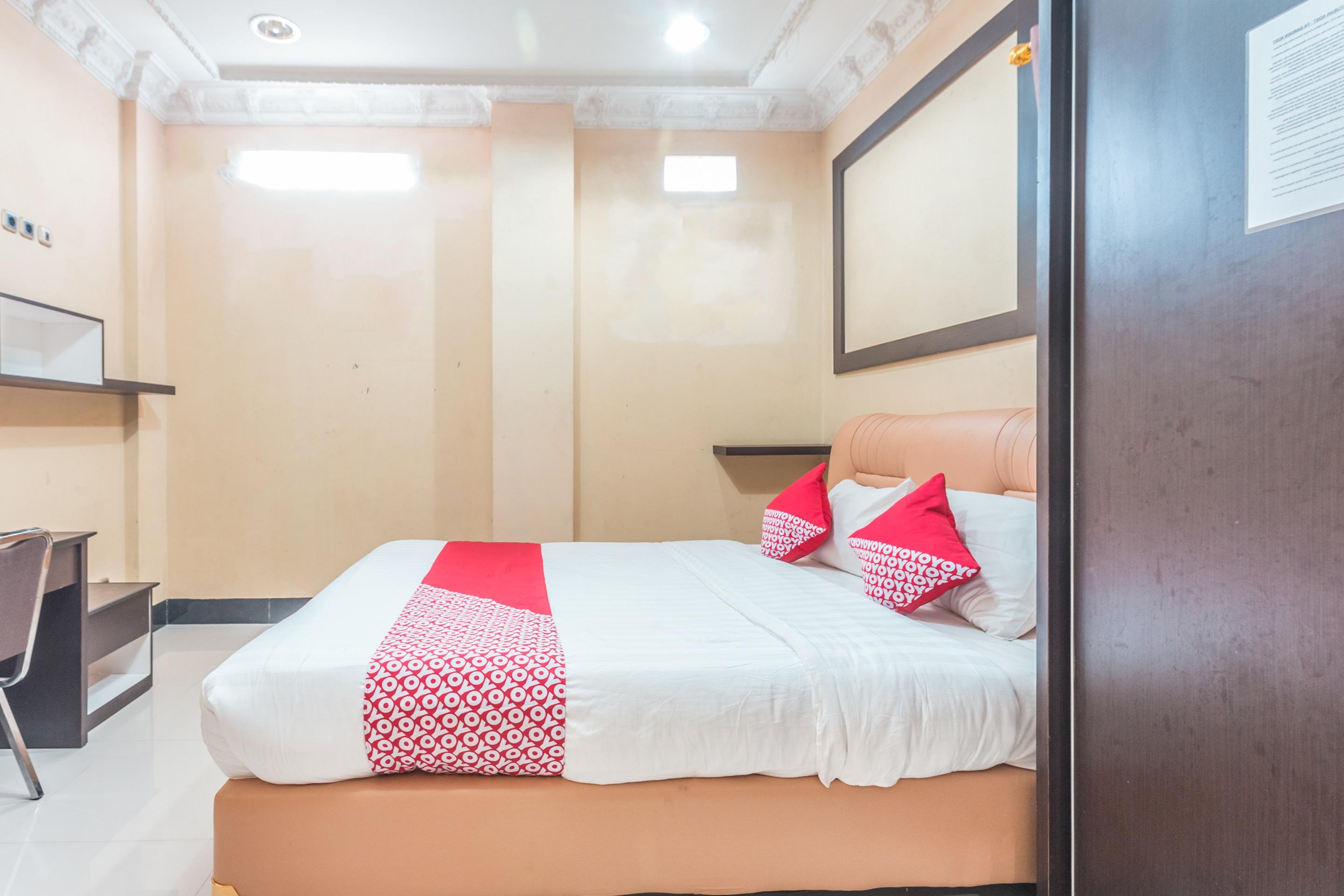 Super Oyo 1640 Fallinda Hotel Богор Экстерьер фото